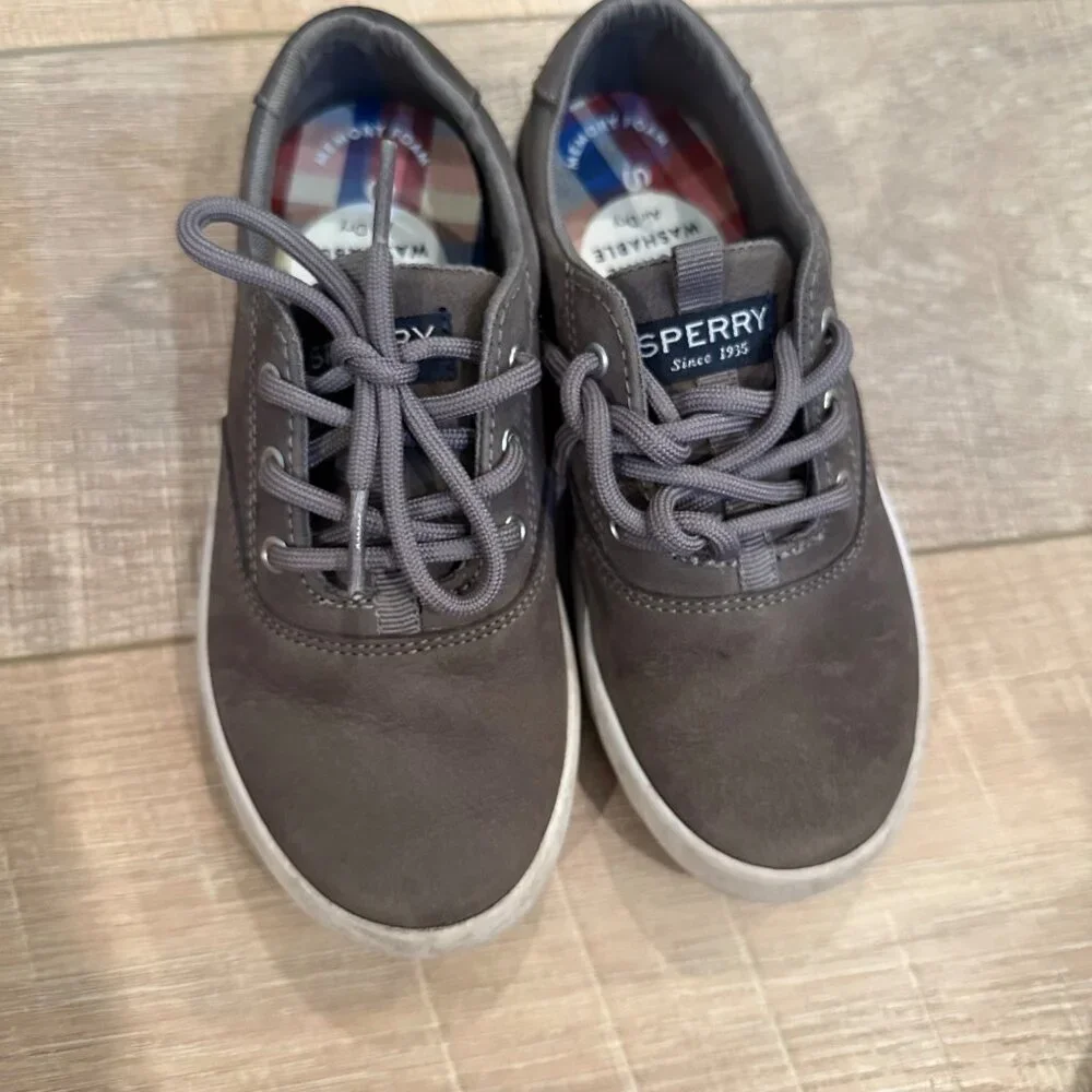 SPERRY BOYS LACE UP GRAY SHOES SIZE 12.5